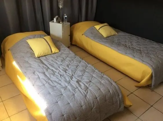 Dört Kişilik Oda, 2 Yatak Odası (private external bathroom)