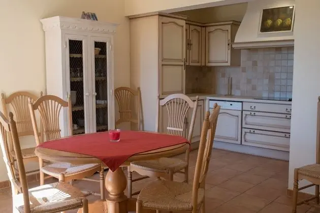 Apart Daire, 2 Yatak Odası, Havuz Manzaralı