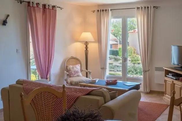 Comfort Villa, 3 Yatak Odası, Havuz Manzaralı