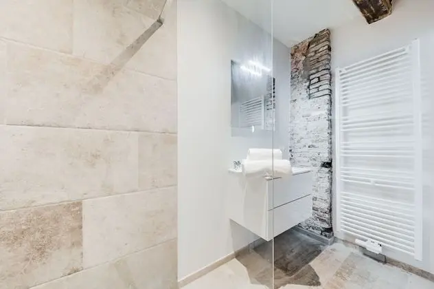 Basic Tek Büyük Yataklı Oda (two)