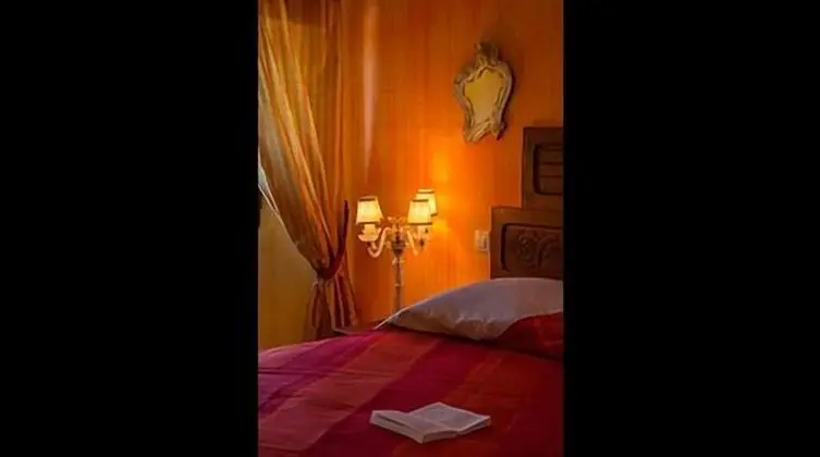 Luxury Tek Büyük Yataklı Oda (Love)