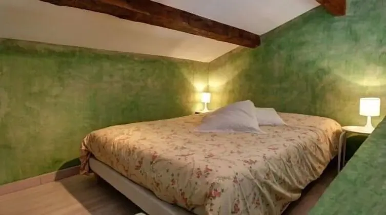 Tek Büyük Yataklı Oda (Verte Jacotte Erotique )