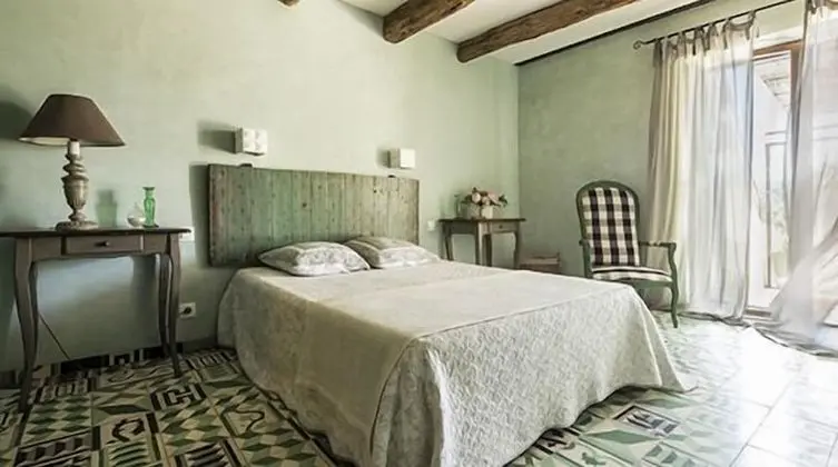 Tek Büyük Yataklı Oda (Verte Jacotte Erotique )