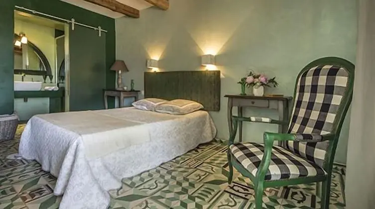 Tek Büyük Yataklı Oda (Verte Jacotte Erotique )