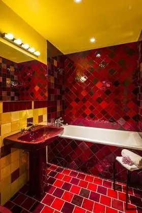 Tek Büyük Yataklı Oda (Verte Jacotte Erotique )