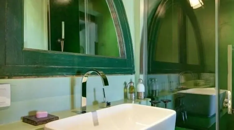 Tek Büyük Yataklı Oda (Verte Jacotte Erotique )