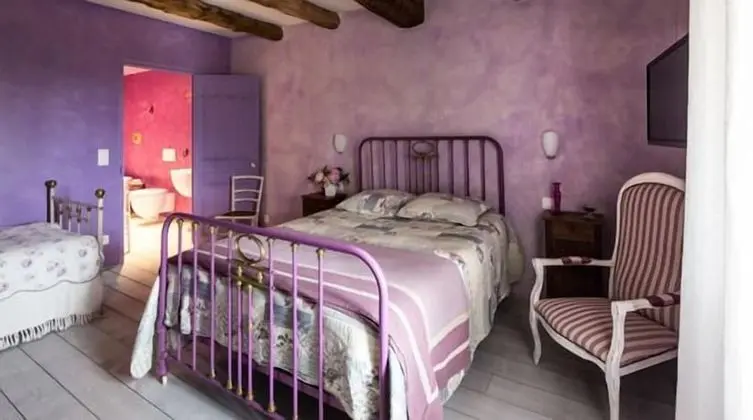 Üç Kişilik Oda (Mauve)