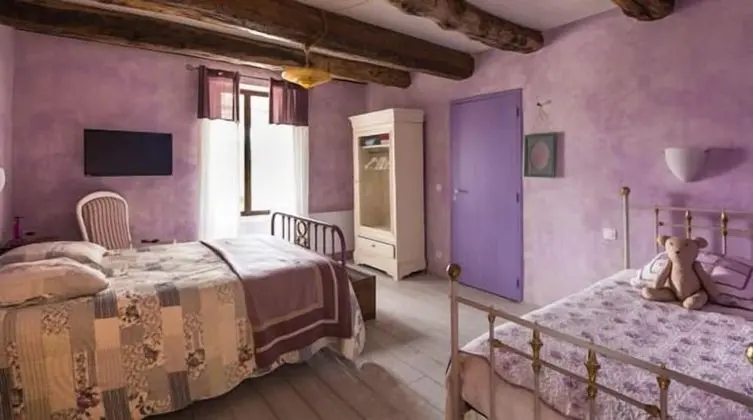 Üç Kişilik Oda (Mauve)