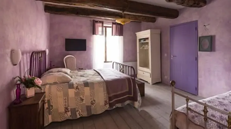 Üç Kişilik Oda (Mauve)