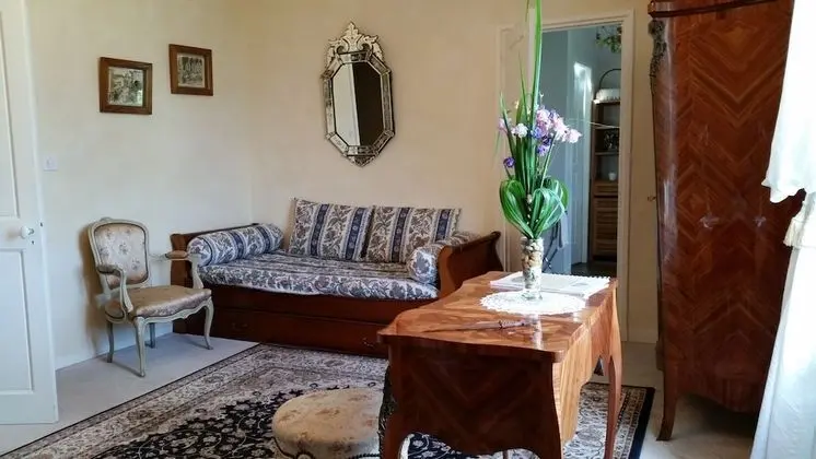 Tek Büyük Yataklı Oda, Bahçe Manzaralı (Monet)