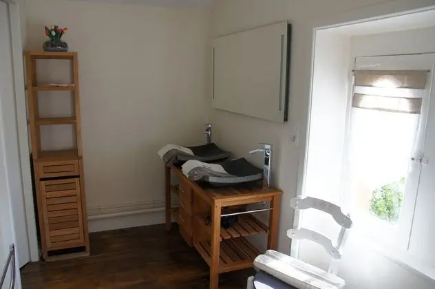 Tek Büyük Yataklı Oda, Bahçe Manzaralı (Monet)