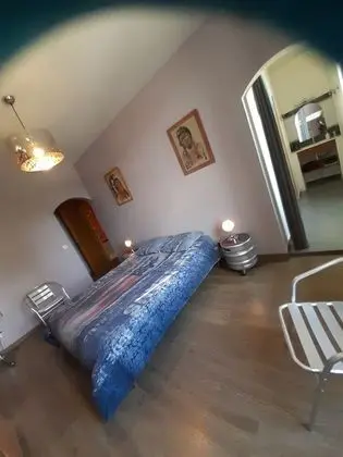 Basic Oda, 1 Büyük (Queen) Boy Yatak, Özel Banyo