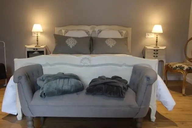 Family Tek Büyük Yataklı Oda