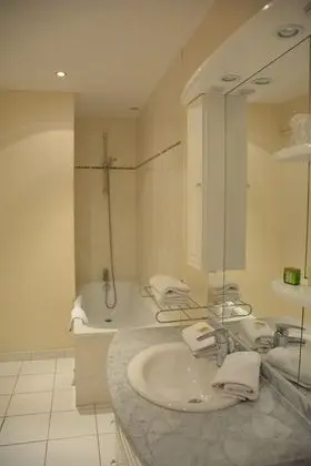 Superior Oda, Havuz Manzaralı