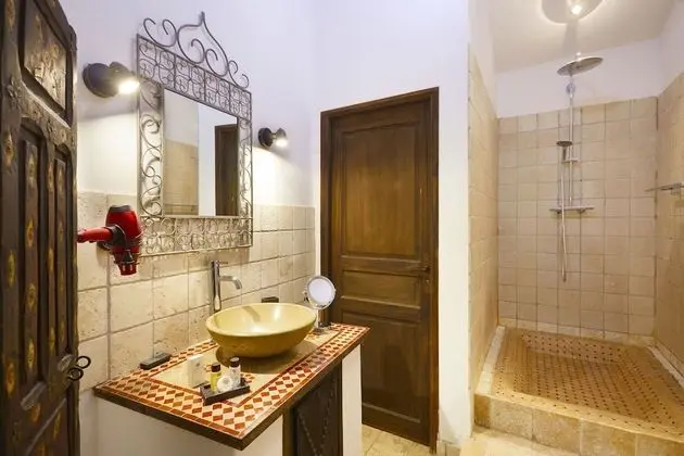 Superior Tek Büyük Yataklı Oda (Les Iris)