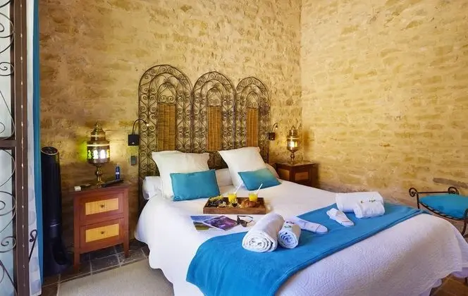 Tek Büyük Yataklı Oda (Les Cypres)