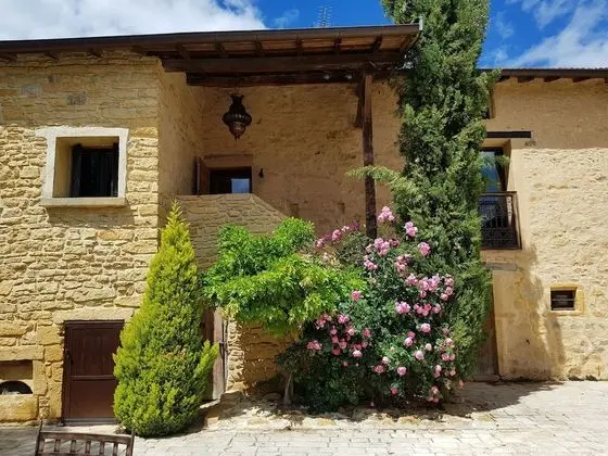 Tek Büyük Yataklı Oda (Les Cypres)