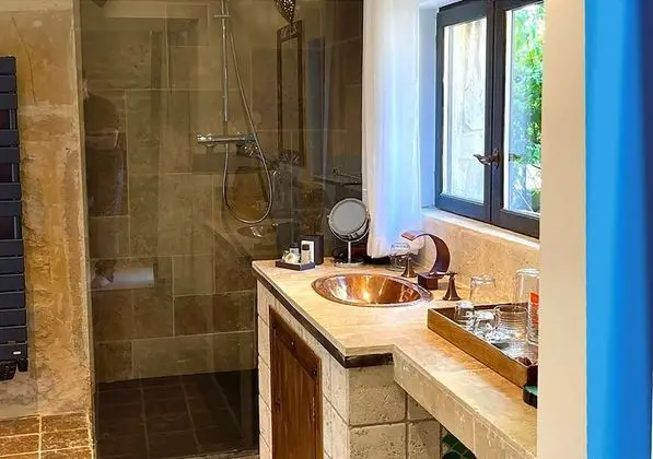 Tek Büyük Yataklı Oda (Les Cypres)