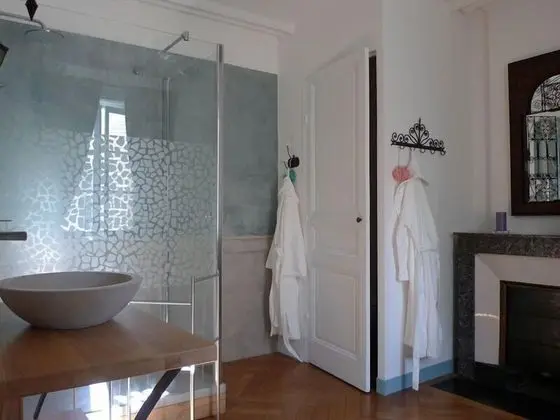 Tek Büyük Yataklı Oda (Absinthe)