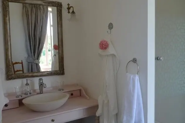 Tek Büyük Yataklı Oda (Eglantine)