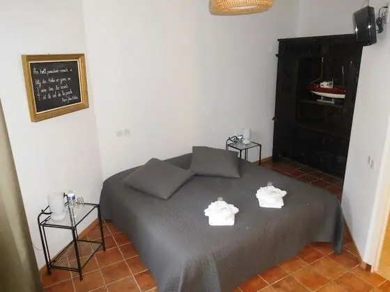 Tek Büyük Yataklı Oda (Bretagne)