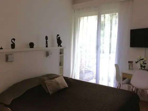 Büyük Yataklı Tek Kişilik Oda