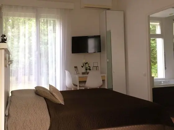 Büyük Yataklı Tek Kişilik Oda