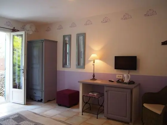 Tek Büyük veya İki Ayrı Yataklı Oda (Provence)