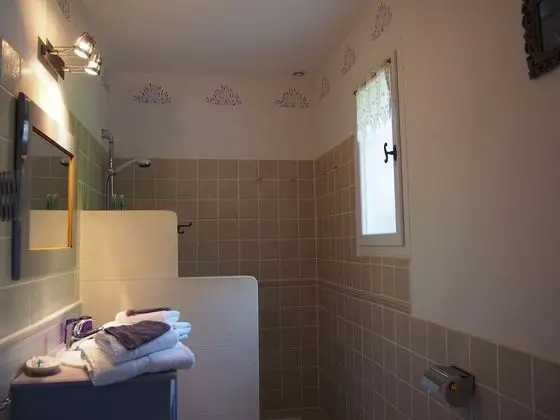 Tek Büyük veya İki Ayrı Yataklı Oda (Provence)