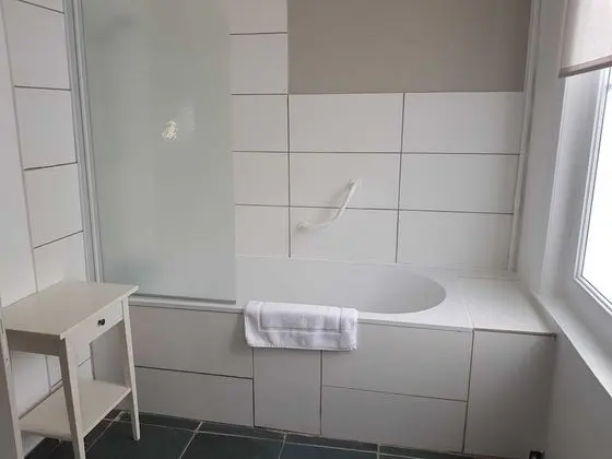 Dört Kişilik Oda, Banyolu/Duşlu (Etage 1)