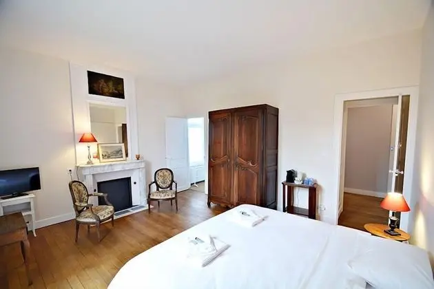 Superior Tek Büyük Yataklı Oda, Bahçe Manzaralı (Chambre du Midi)