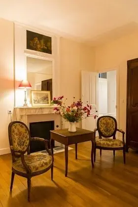 Superior Tek Büyük Yataklı Oda, Bahçe Manzaralı (Chambre du Midi)