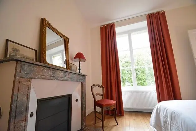 Tek Büyük Yataklı Oda, Banyolu/Duşlu, Havuz Manzaralı (Chambre du Levant)