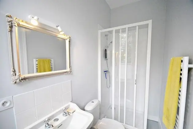 Tek Büyük Yataklı Oda, Banyolu/Duşlu, Havuz Manzaralı (Chambre du Levant)