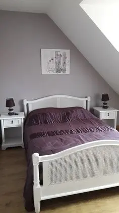 Üç Kişilik Oda (Côté Pensées)