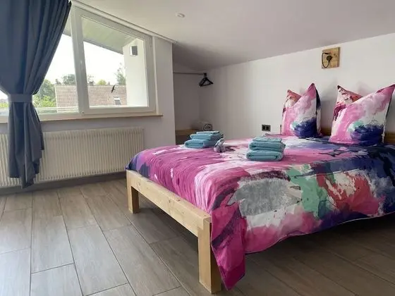 Comfort Tek Büyük Yataklı Oda, Banyolu/Duşlu, Bahçe Manzaralı (Chambre Granny)