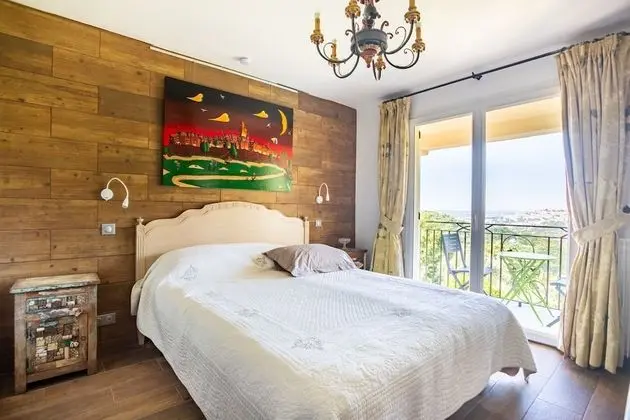 Panoramic Tek Büyük Yataklı Oda