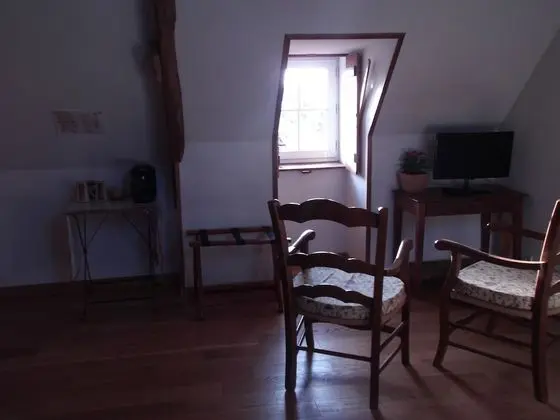 Classic Tek Büyük Yataklı Oda, Banyolu/Duşlu, Bahçe Manzaralı (Chambre PARME)