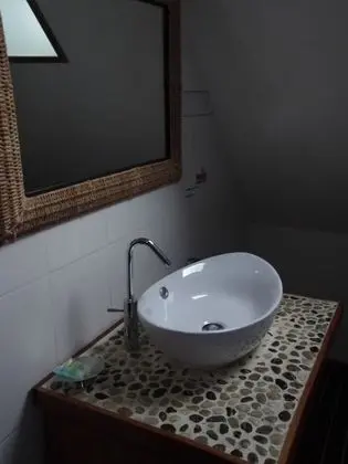 Classic Tek Büyük Yataklı Oda, Banyolu/Duşlu, Bahçe Manzaralı (Chambre PARME)