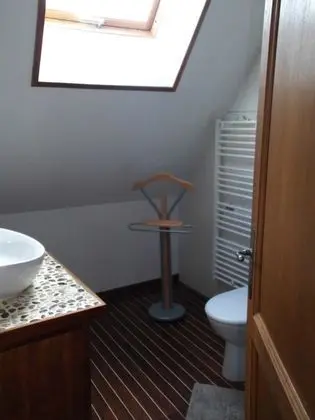 Classic Tek Büyük Yataklı Oda, Banyolu/Duşlu, Bahçe Manzaralı (Chambre PARME)