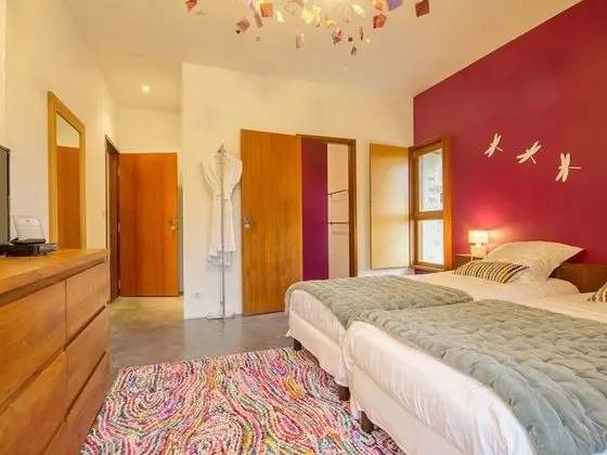 Superior Tek Büyük veya İki Ayrı Yataklı Oda, Banyolu/Duşlu (Chambre Les Libellules)