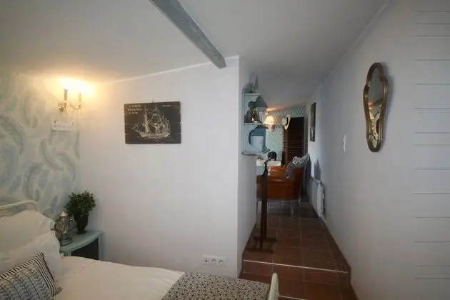 Tek Büyük Yataklı Oda (Les Dimes)