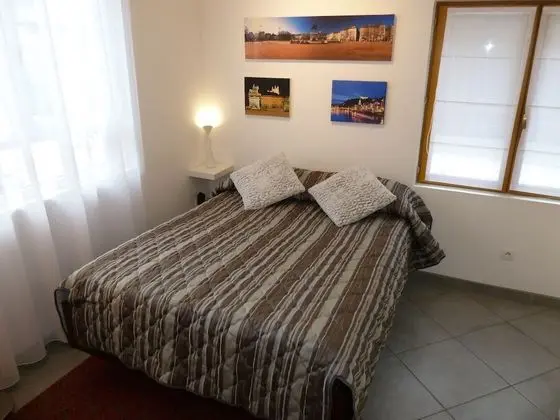 Comfort Tek Büyük Yataklı Oda, Havuz Manzaralı