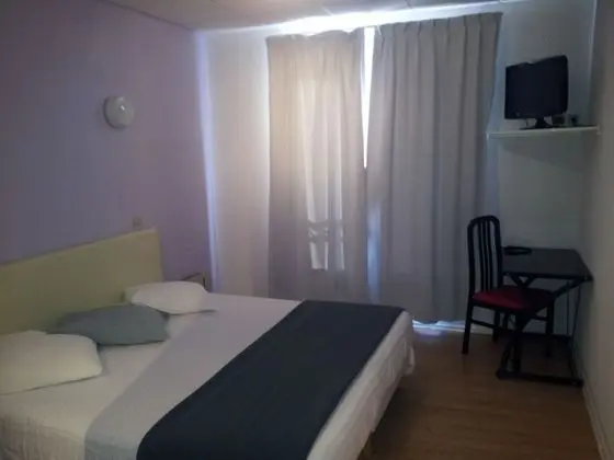 Standard Tek Büyük Yataklı Oda