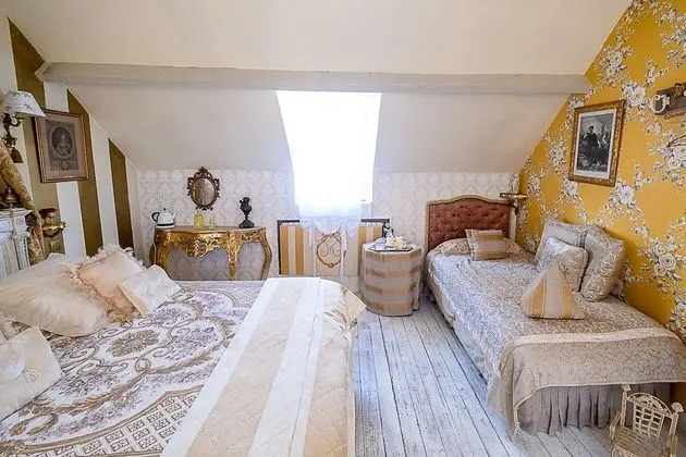Üç Kişilik Oda, Banyolu/Duşlu, Bahçe Manzaralı (MONTESPAN)