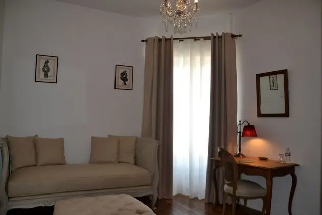 Junior Tek Büyük veya İki Ayrı Yataklı Oda, Bahçe Manzaralı