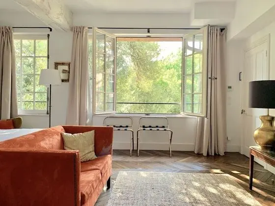 Deluxe Tek Büyük Yataklı Oda (Capucine)