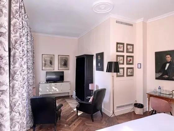 Deluxe Tek Büyük Yataklı Oda (Pivoine)
