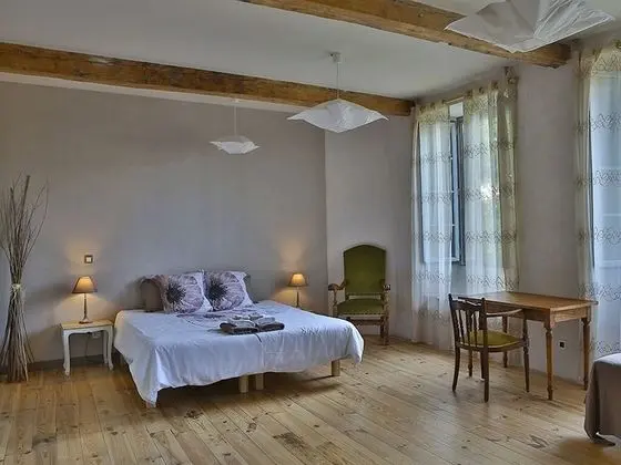 Dört Kişilik Oda, Engellilere Uygun, Banyolu/Duşlu (Camille + Agatha)