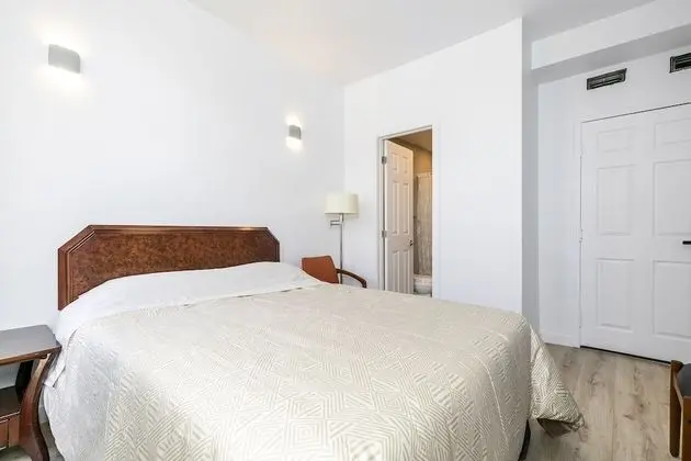 Comfort Tek Büyük Yataklı Oda (301)